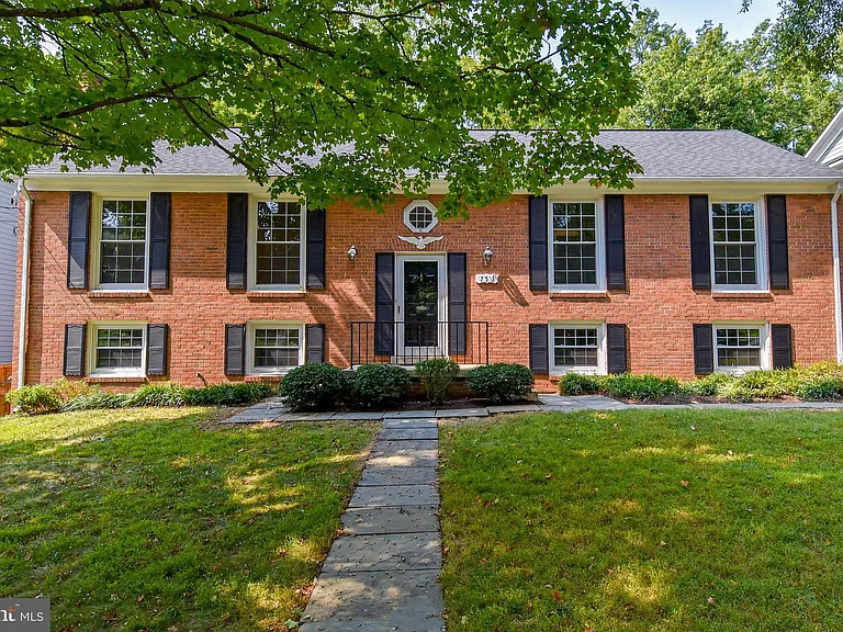 7513 Sebago Rd — Photo 2