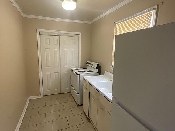 4th image of 1548 1/2 Schley St