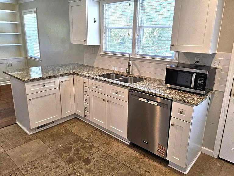 740 Pasley Ave SE — Photo 3