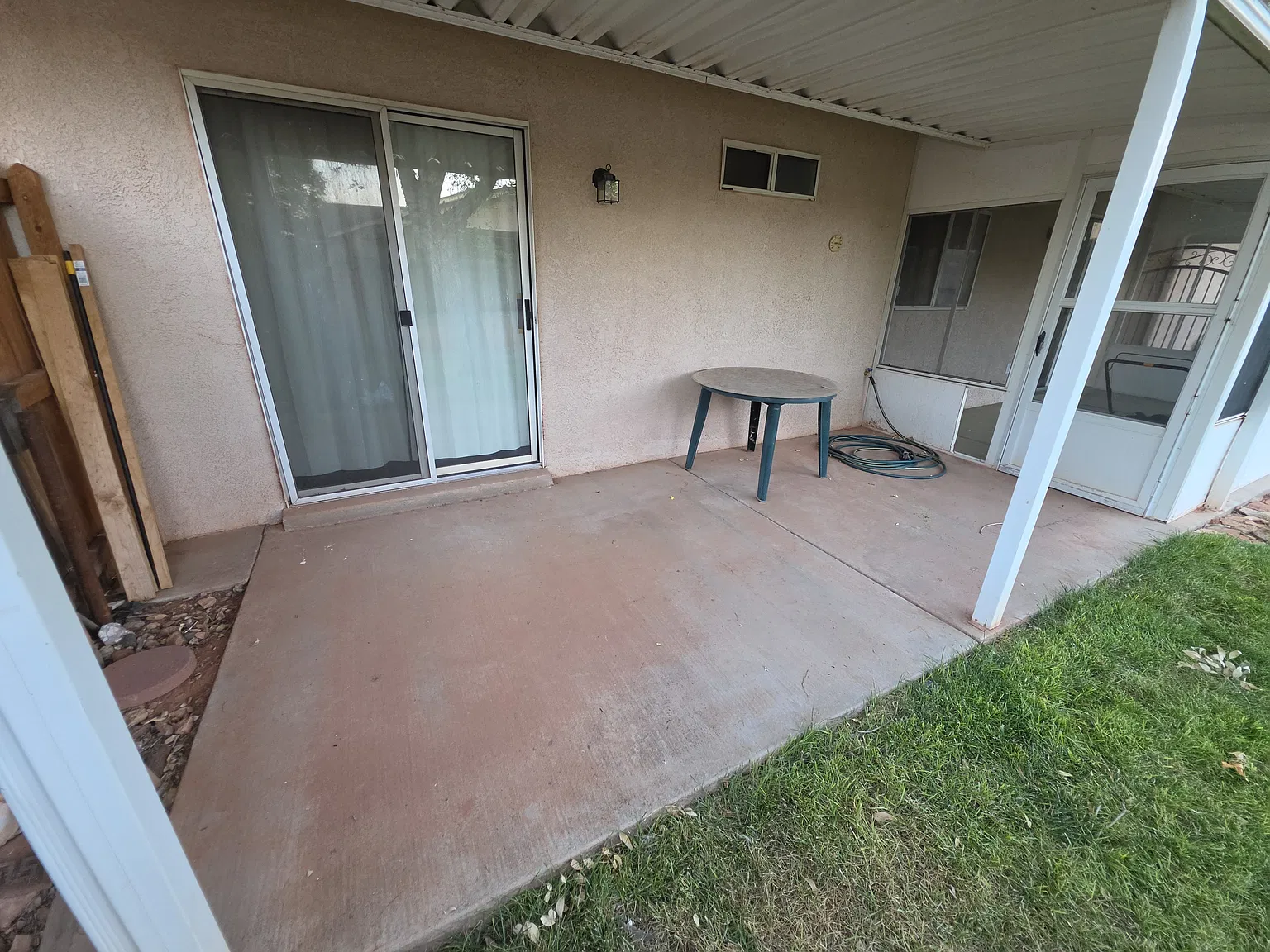 3 bed, 1012 sqft, $1,800 — Photo 2