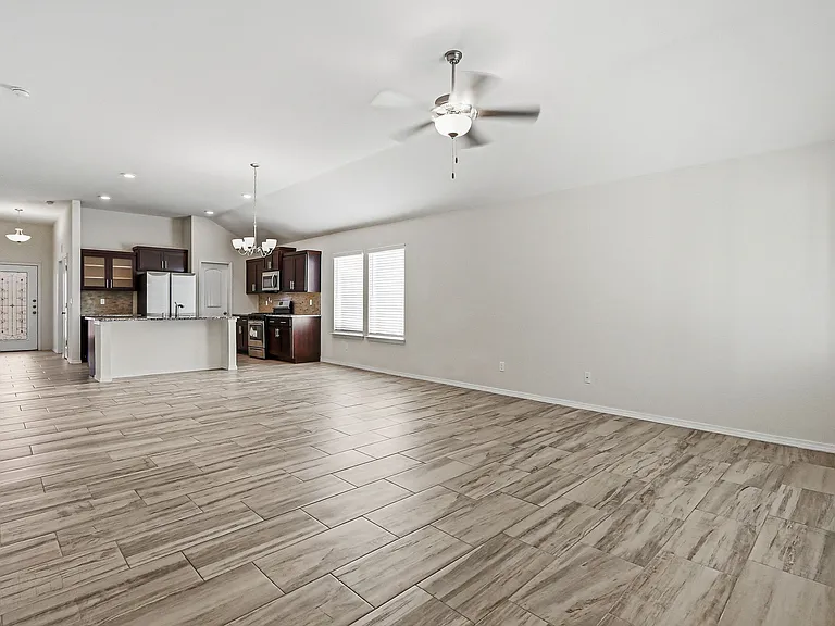 13745 Lago Vista Ave — Photo 13