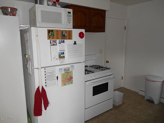 4th image of 4449 Burgis Ave SE