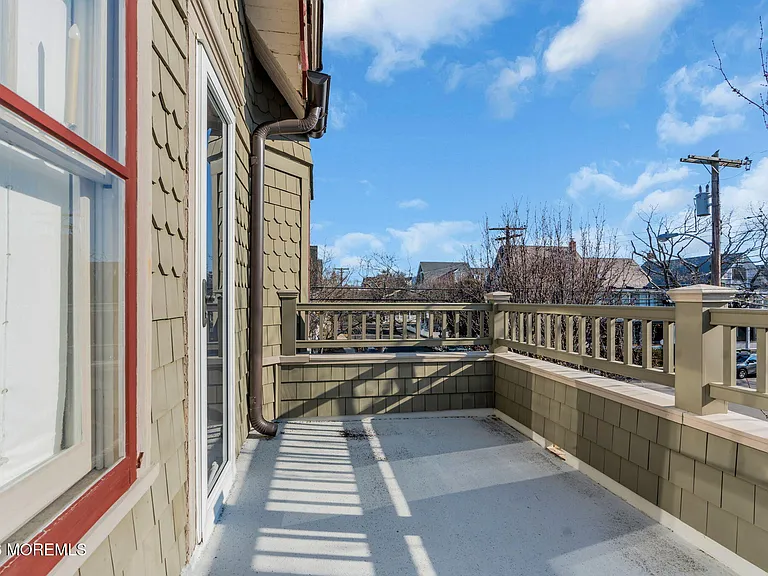62 Webb Ave — Photo 17