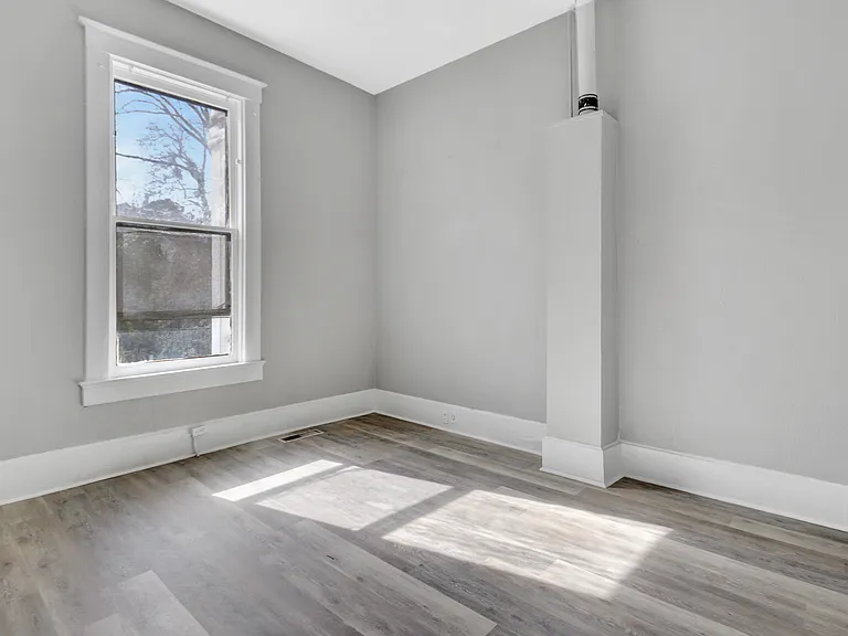Breeze Apartments — Photo 14