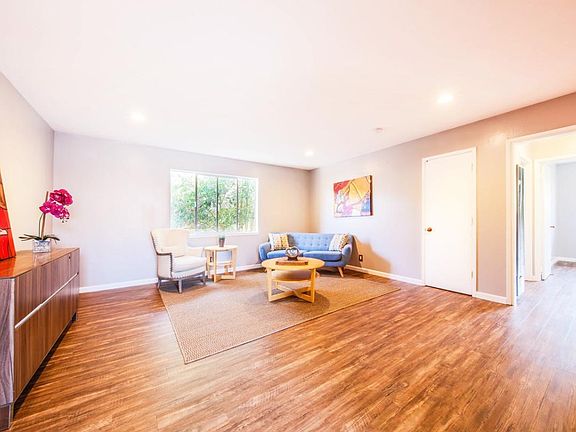 4th image of 428 Jackson Ave APT 4