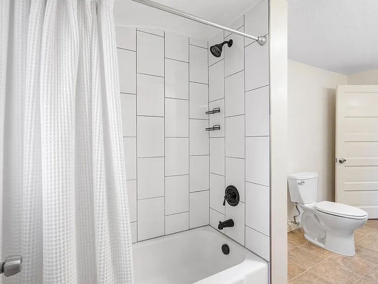 324 Lytle St — Photo 16