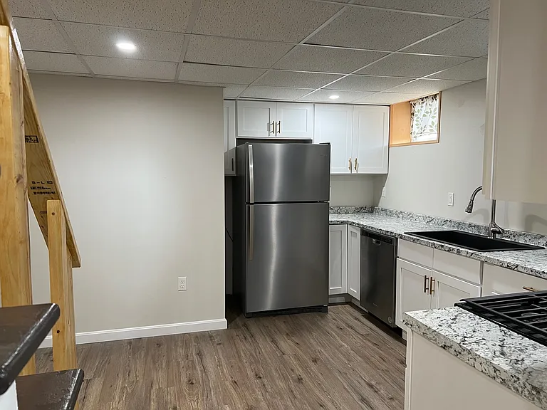 1180 Park Ave — Photo 2