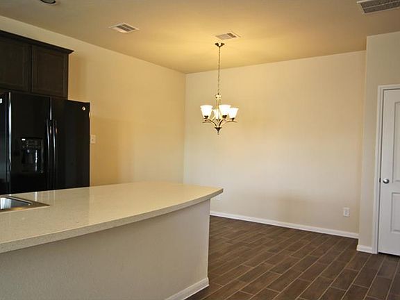 4th image of 8335 Hawthorn Valley Ln