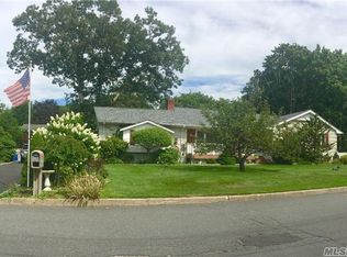43 Bauss Rd, Nesconset, NY 11767