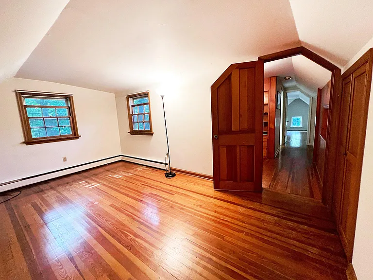 51 Elfman Dr — Photo 33