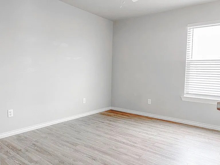 2406 Fir Ave — Photo 9