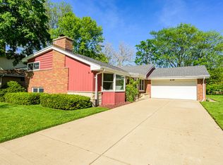 609 S William St, Mount Prospect, IL 60056