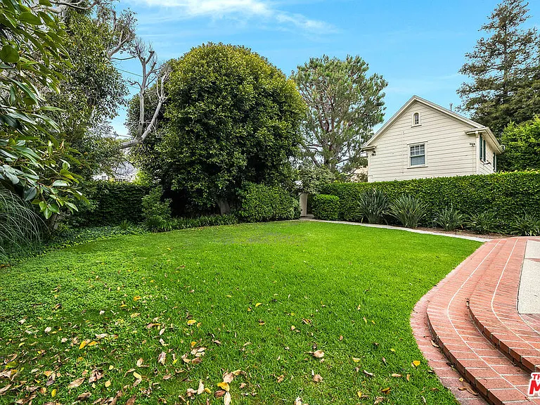 809 N Bedford Dr — Photo 45