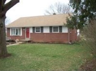 18 Village Dr, Lancaster, PA 17601
