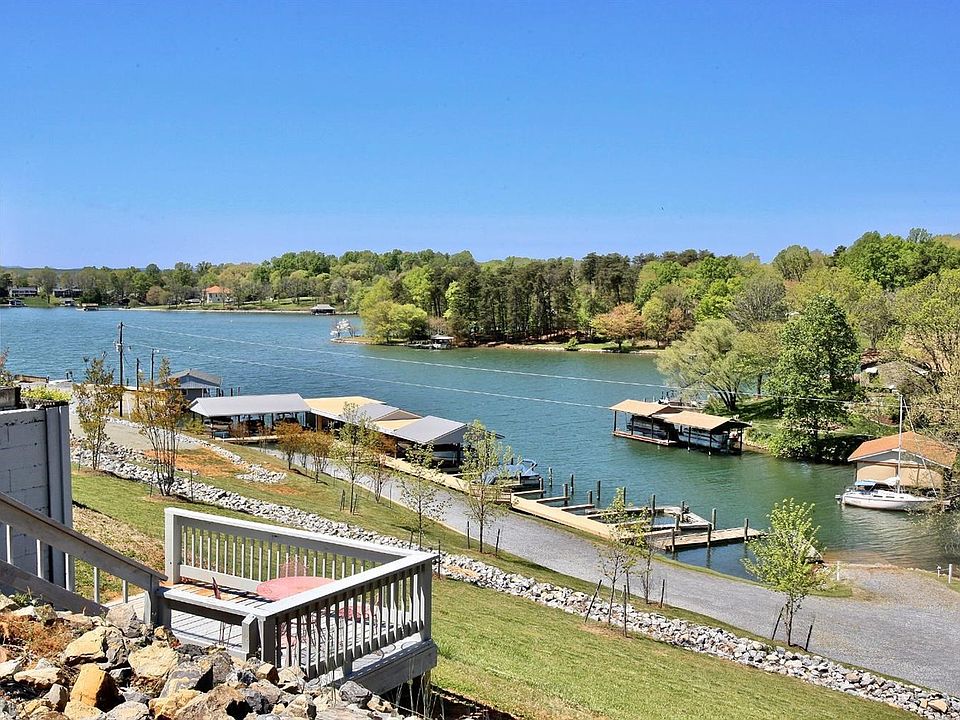 1st image of 16109 Smith Mountain Lake Pkwy #S5