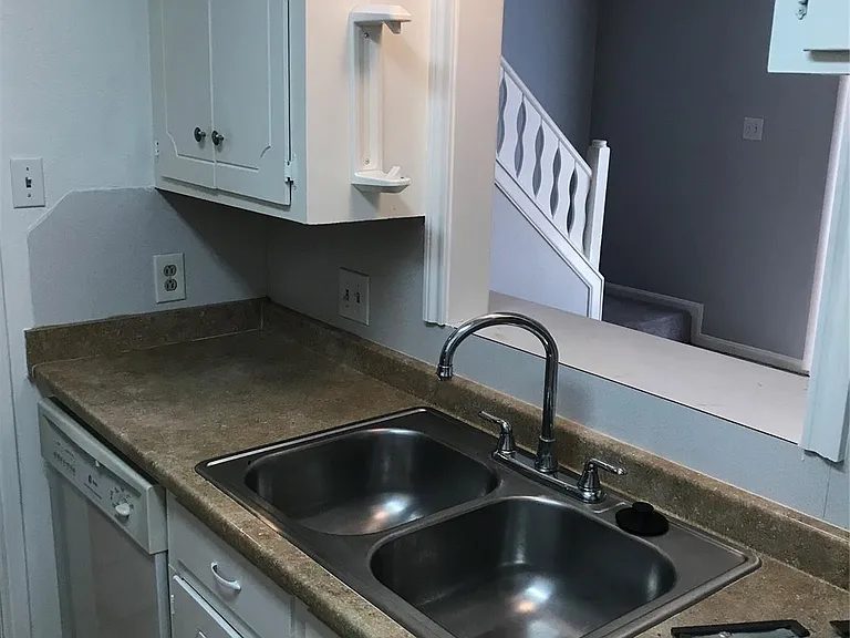 1611 Mapleton Dr — Photo 11
