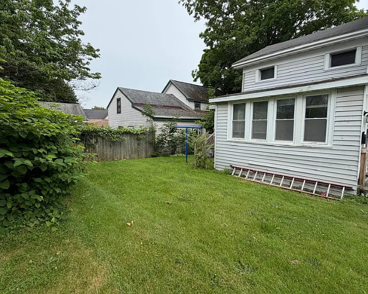 38 E Albany St — Photo 20