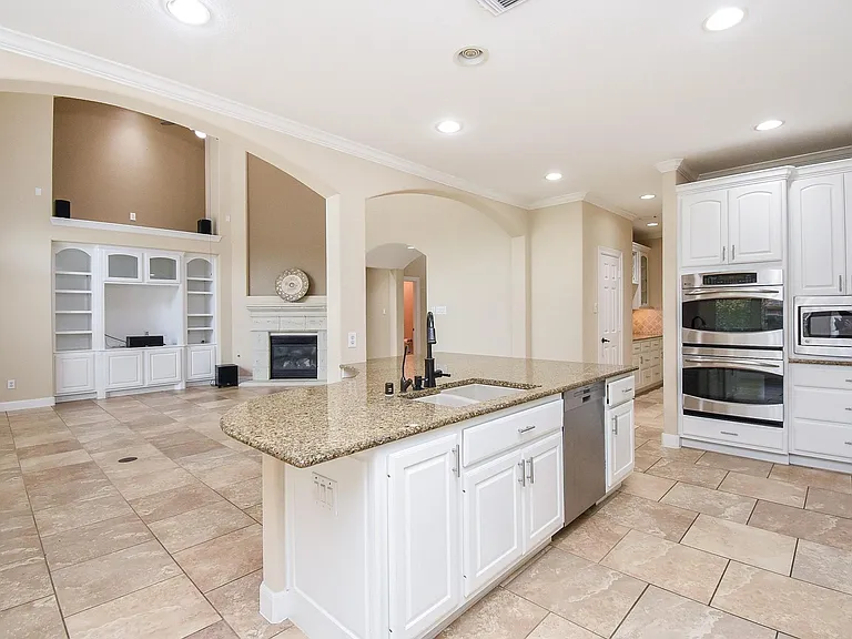 7606 Westmoreland Dr — Photo 7