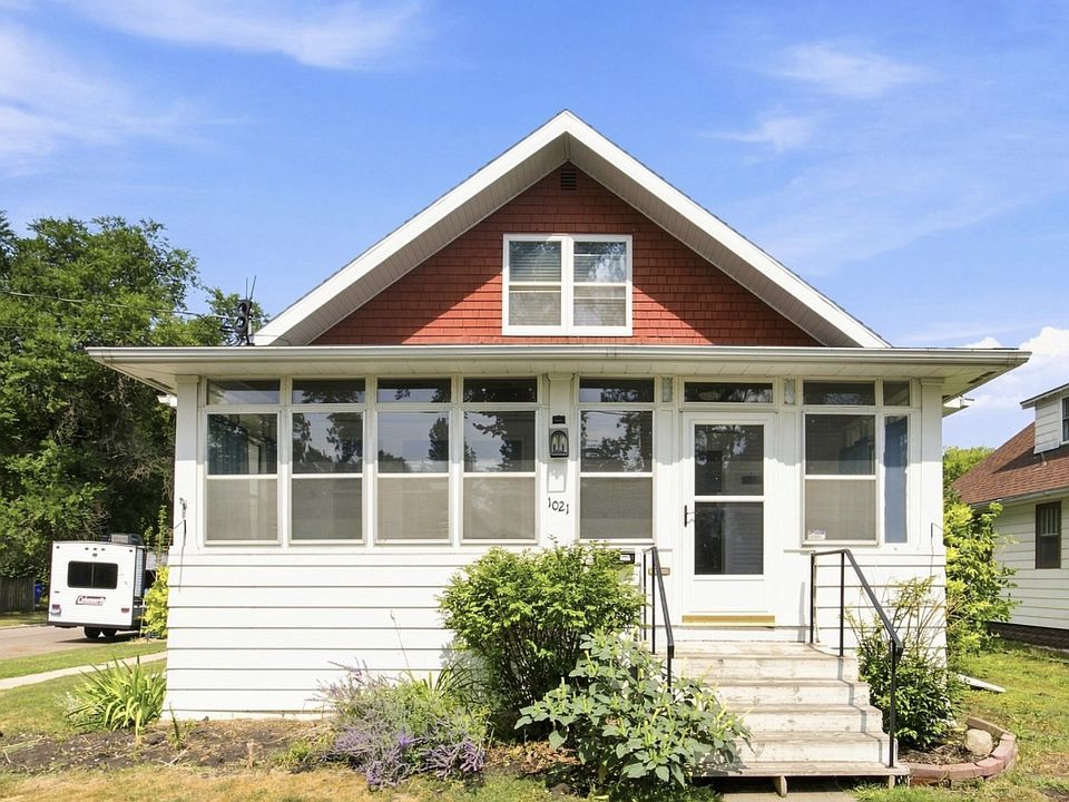 1st image of 1021 9th Ave N