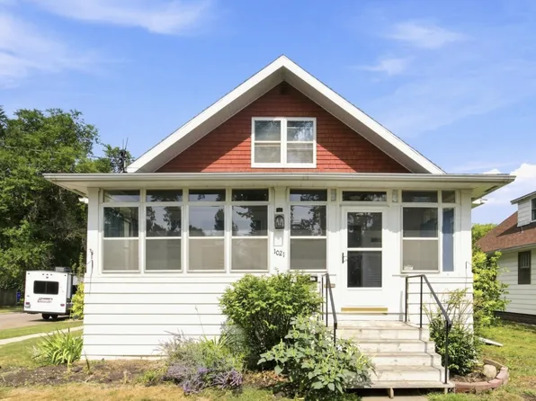 1021 9th Ave N, Fargo, ND 58102