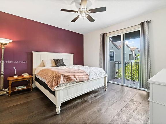 5th image of 415 SE 13th St #415