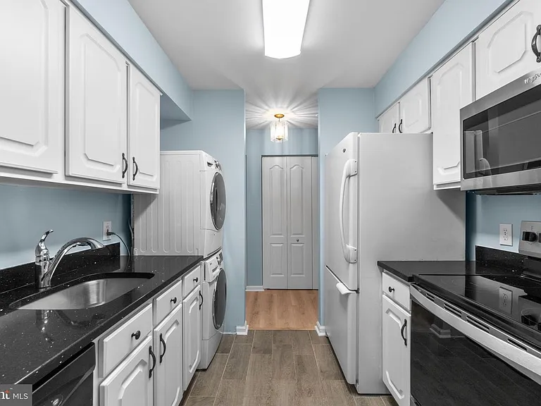 8378 Montgomery Run Rd #D — Photo 3