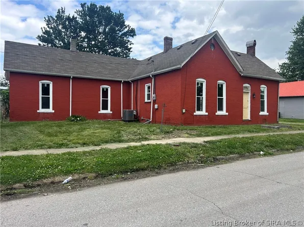 300 W Howard Street, Crothersville, IN 47229