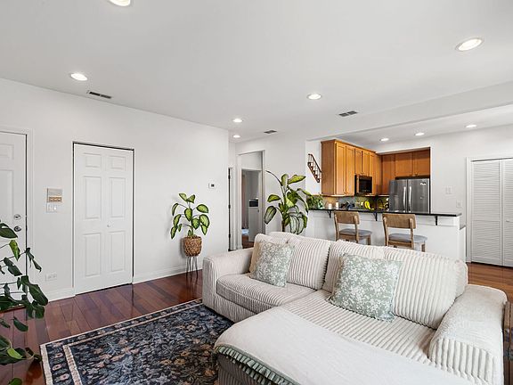 3rd image of 3435 W Berteau Ave Unit 3C