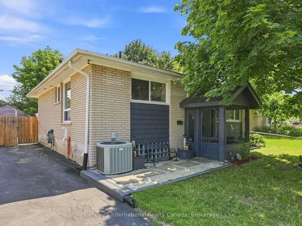 3 Dickson Rd, Collingwood, ON L9Y 2X2