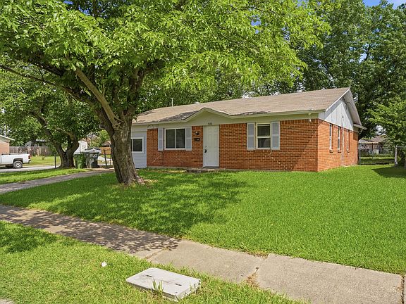 2nd image of 501 Rosewood Hills Dr