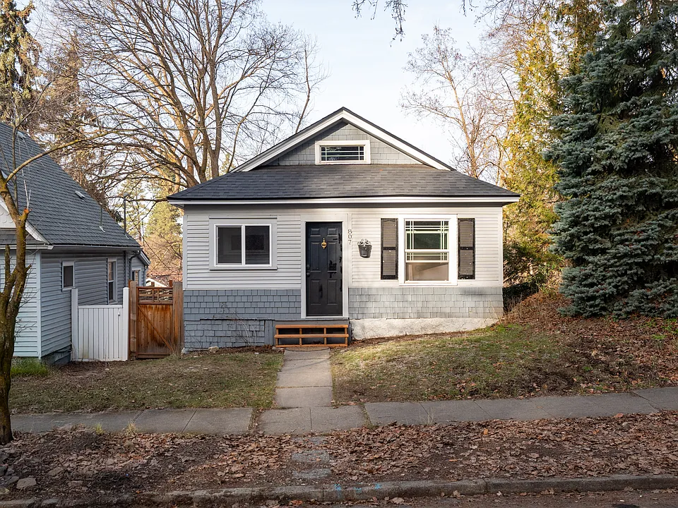 807 E 11th Ave