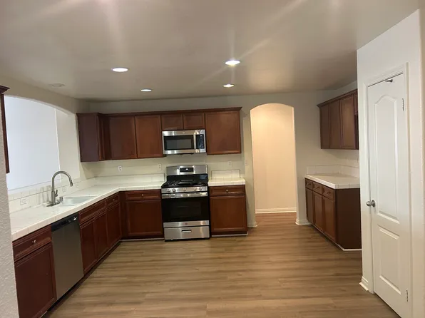 5511 Coastal Wind St, Bakersfield, CA 93312