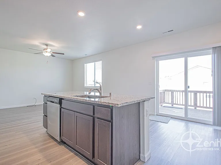 1316 W 15th Ave — Photo 3