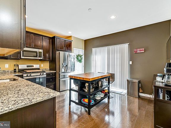 2nd image of 3207 Salerno Way