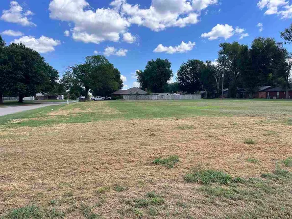 101 Warwick Rd Lot B, Ponca City, OK 74601