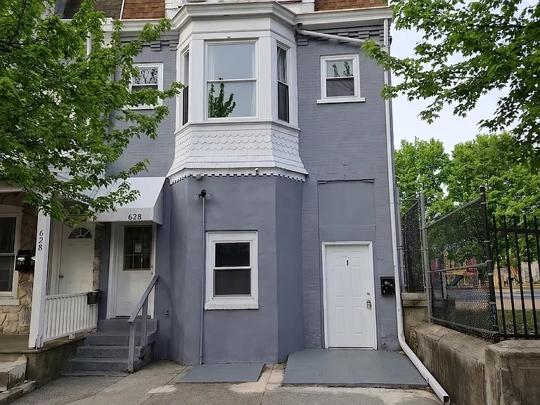 628 N 6th St #4 — Photo 1