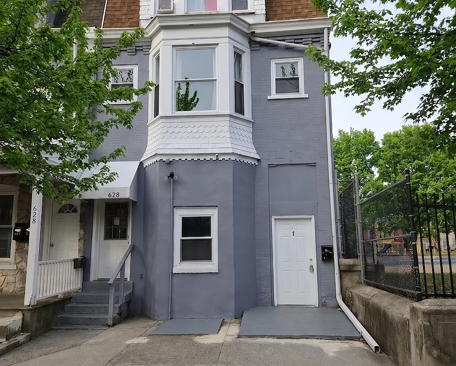 628 N 6th St #3