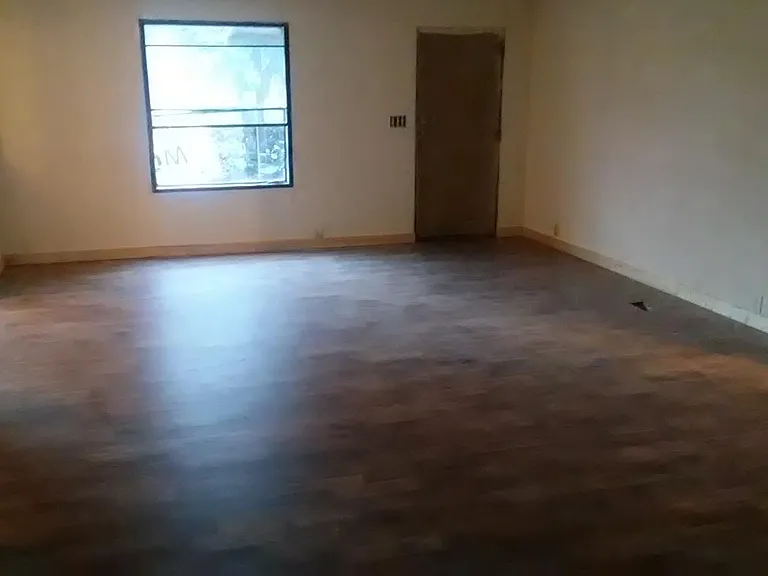 5933 Capitol Dr — Photo 2