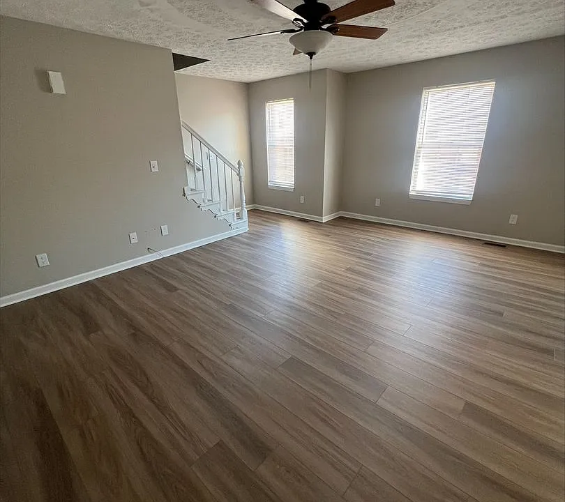 10 Ivy Ct