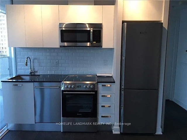 42 Charles St E #1401 — Photo 7