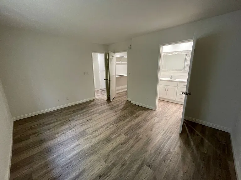 Bentley Apartments LLC — Photo 11