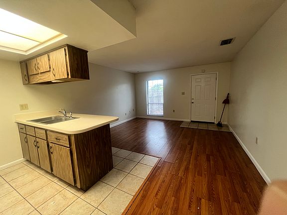 5th image of 792 N Sinclair Ave #792