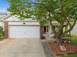 8823 Long Meadow Dr, Johnston, IA 50131