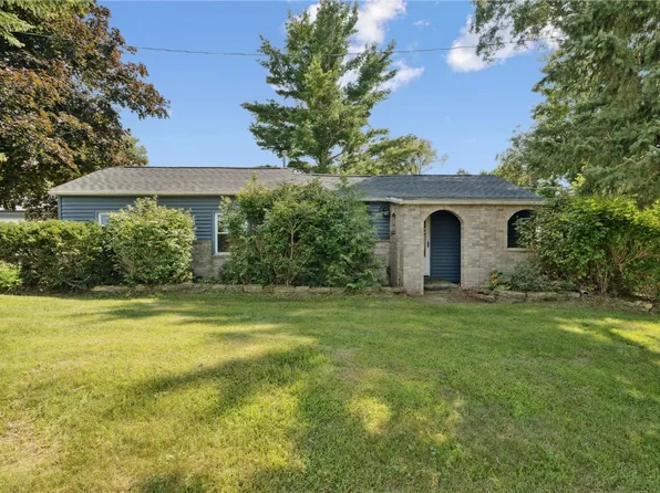 750 Dee Ln, Mount Vernon, IA 52314