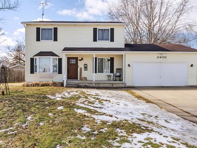 2400 Meadowcroft Dr, Burton, MI, 48519
