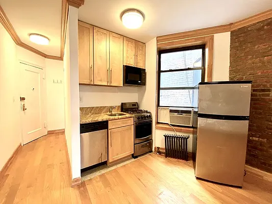 Rented by Bond New York | media 4