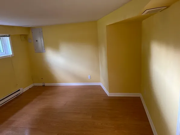 3159 Stevenson Pl #Basement, Victoria, BC V8X 1C4