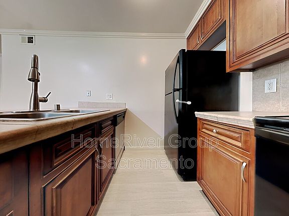 4th image of 4516 Greenholme Dr APT 1