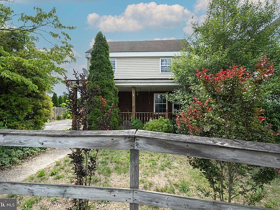 3rd image of 33 Clementon Rd W