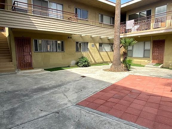 4th image of 4525 Santa Rosalia Dr APT 25